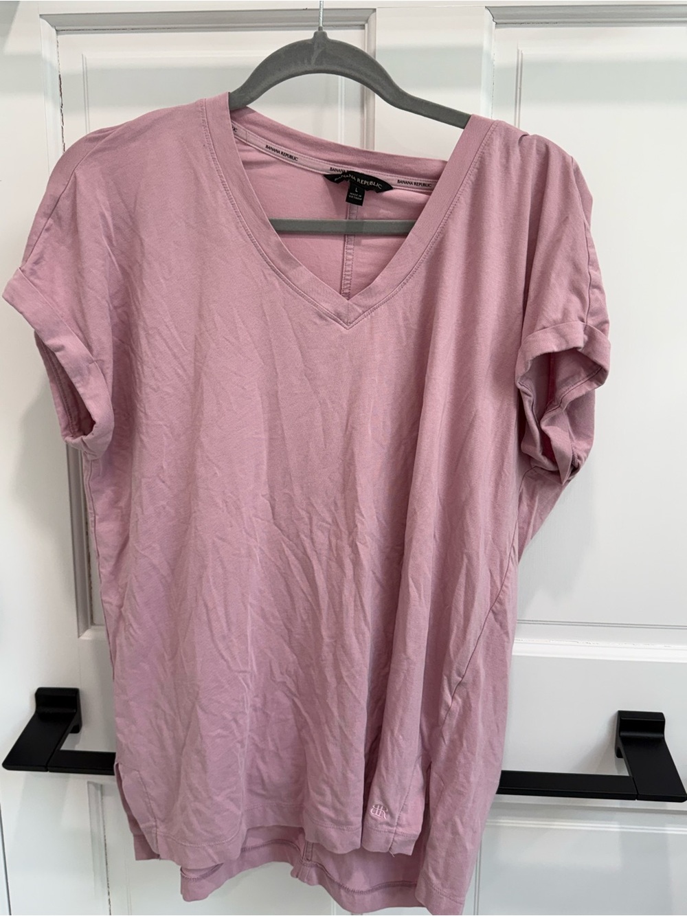 Banana Republic Dusty Rose V-Neck Short Sleeve Tee